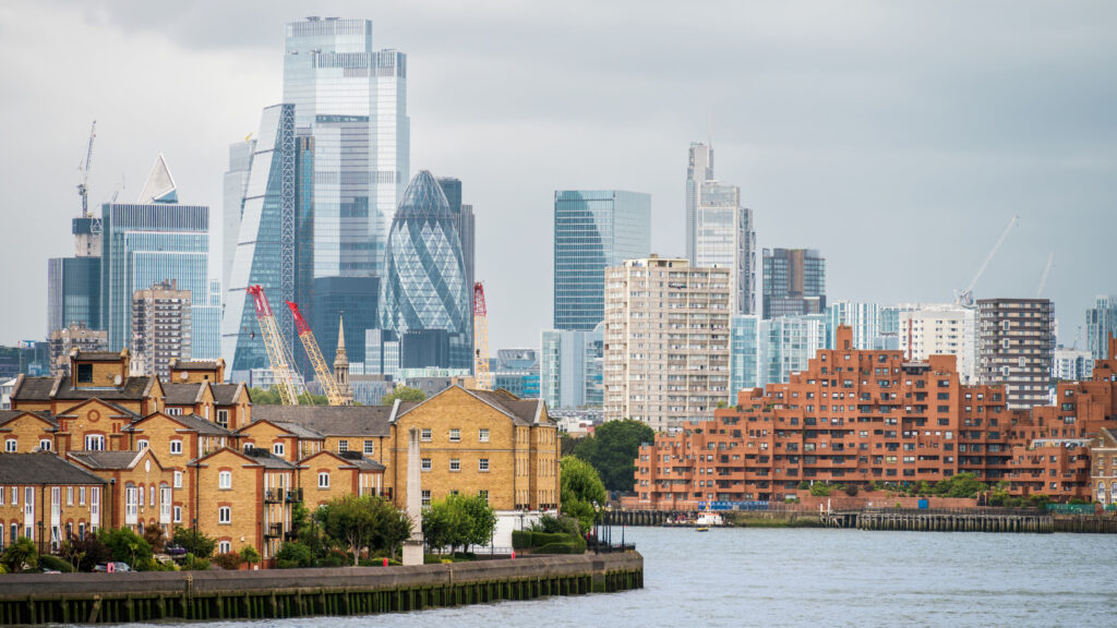 UK Accounting Firms Focus on Advisory Services for Growth